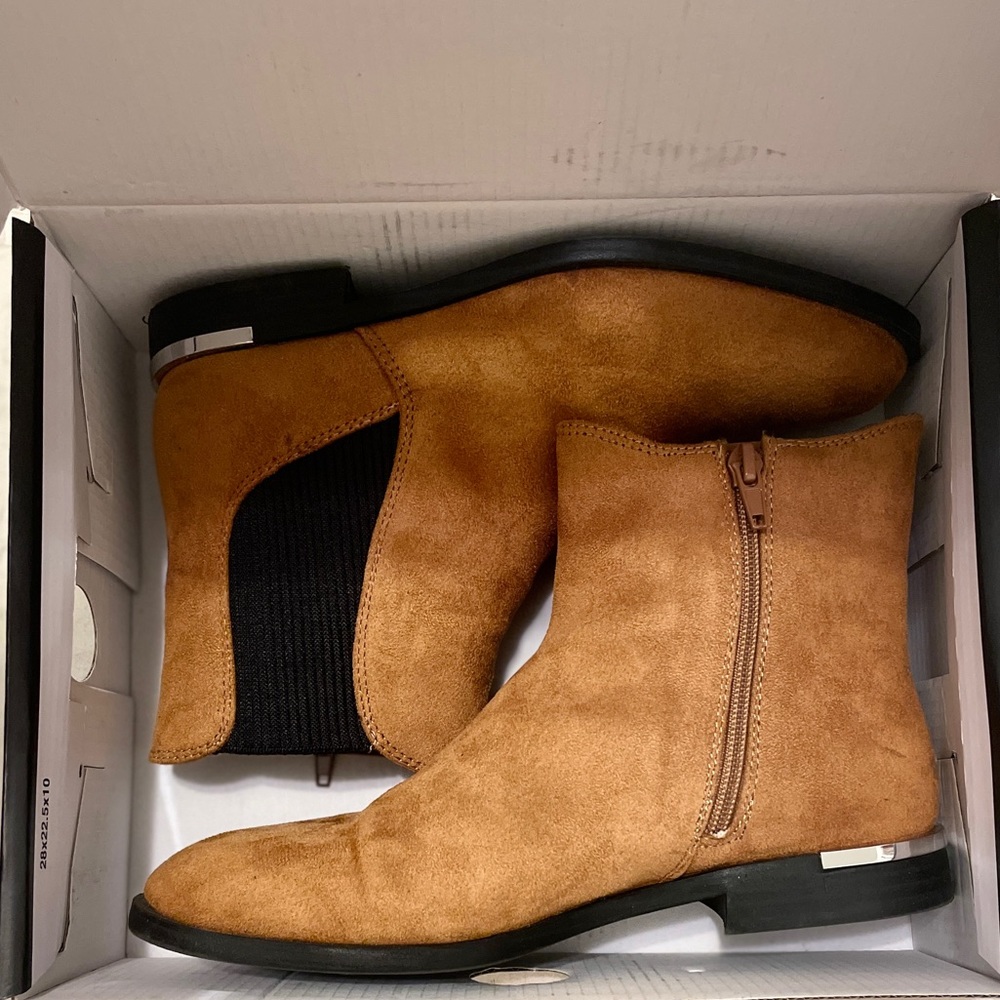 Nine West Low Cut Boots Size 6 1/5